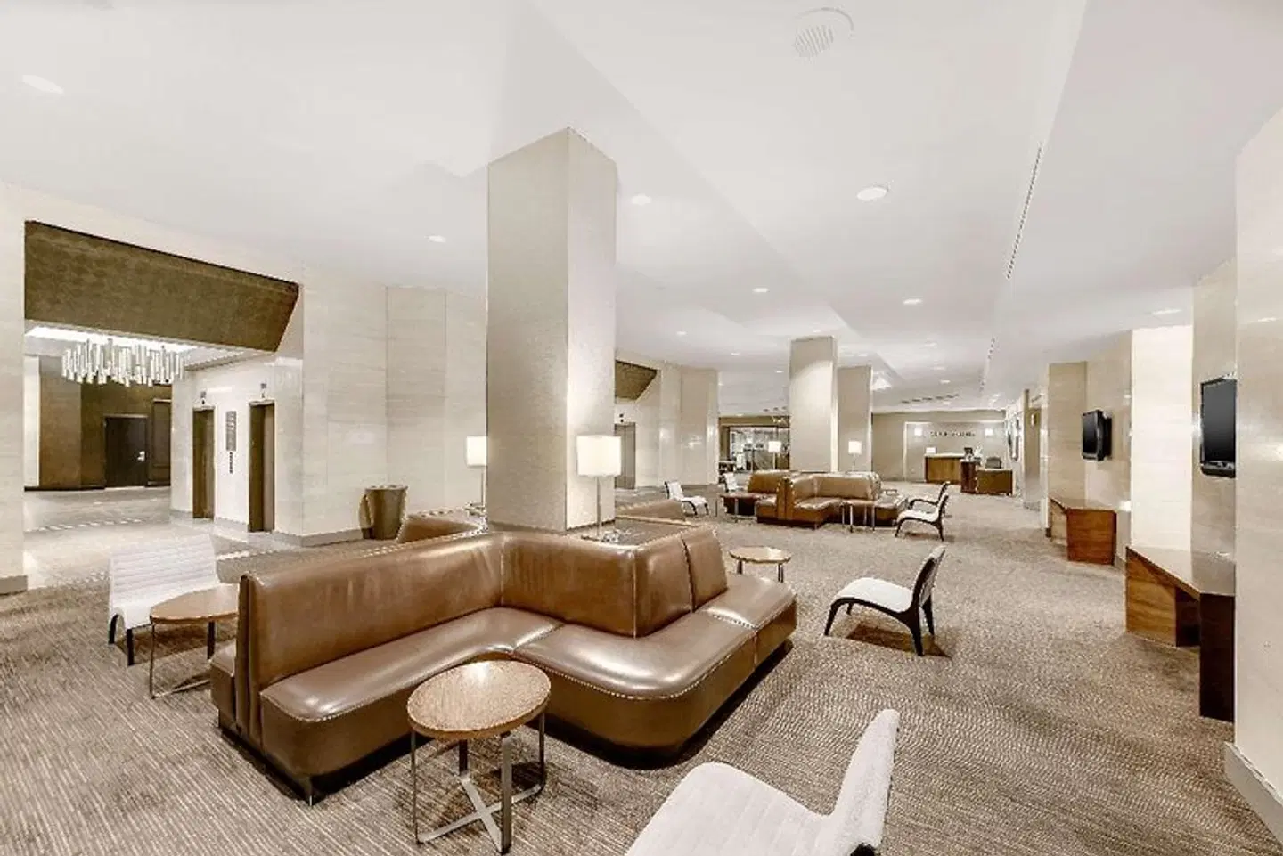 Hilton Anaheim LOUNGE_LOBBY