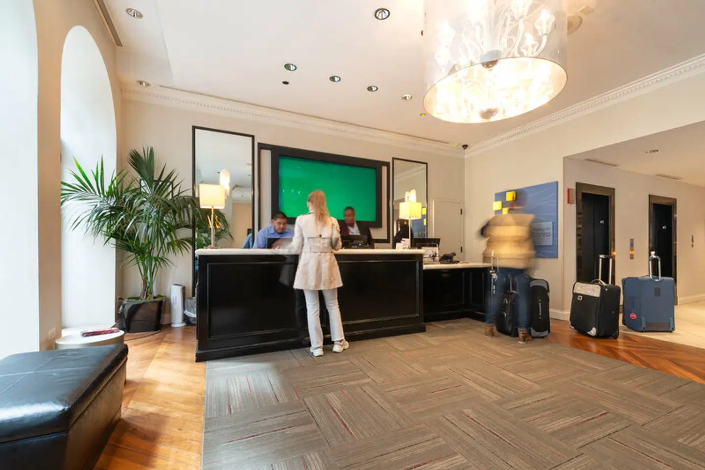 Cass - A Holiday Inn Express at Magnificent Mile LOUNGE_LOBBY