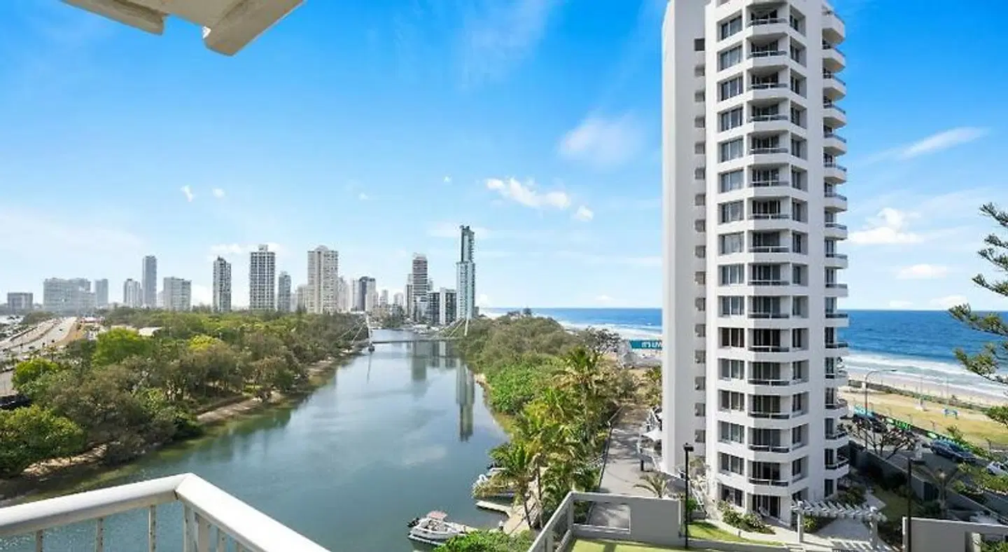 Narrowneck Court EXTERIOR