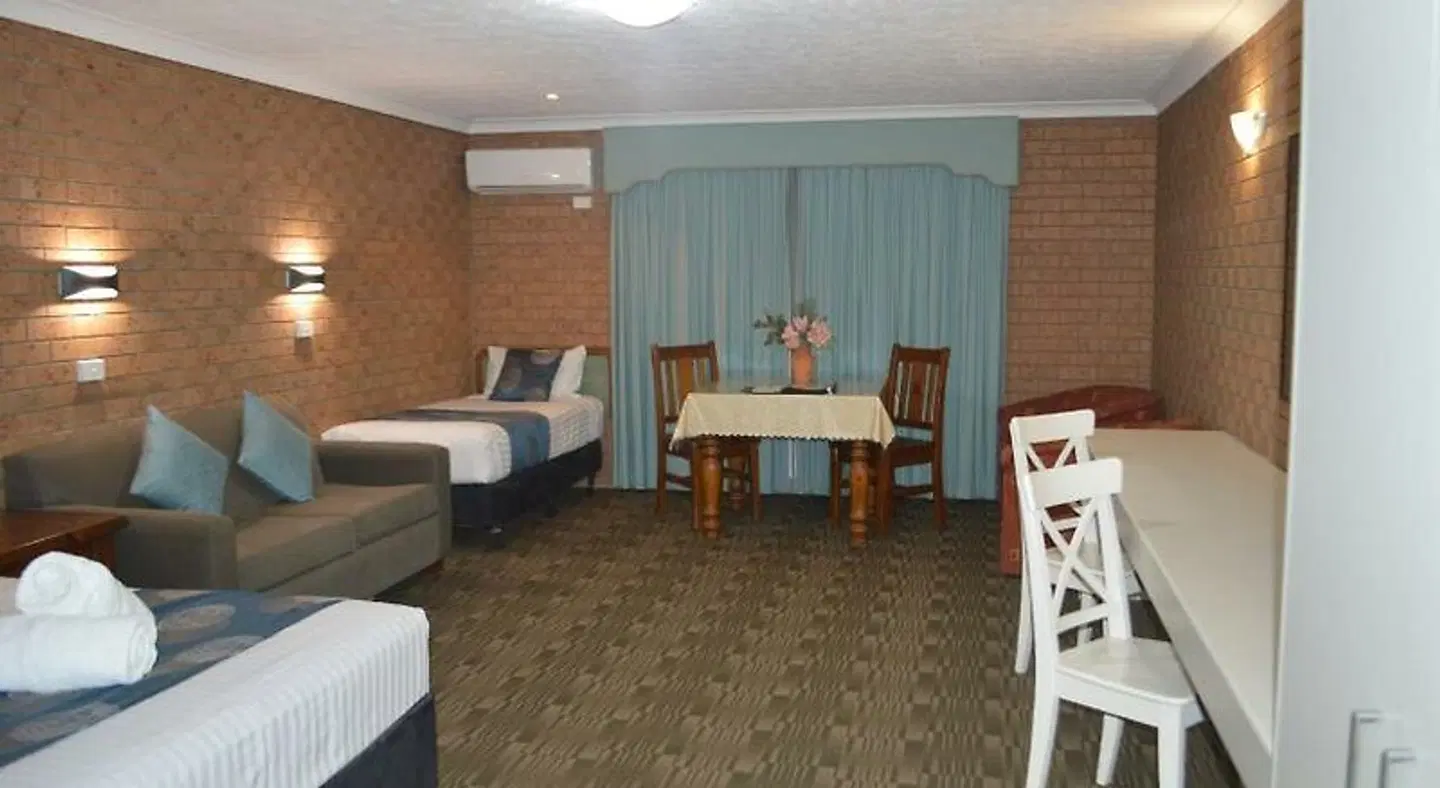 James Street Motor Inn HEALTH_BEAUTY