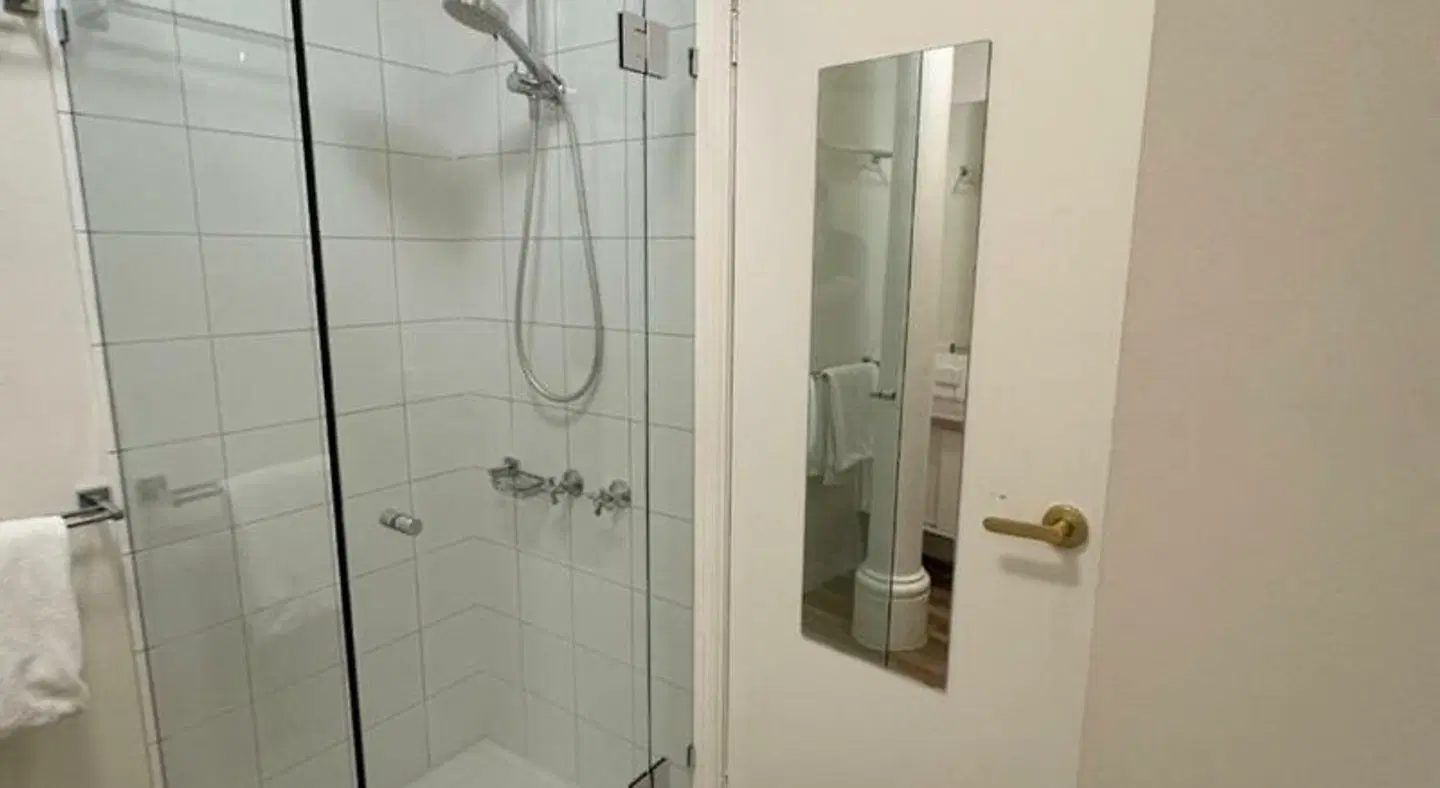 Flinders Lane Apartments Badezimmer