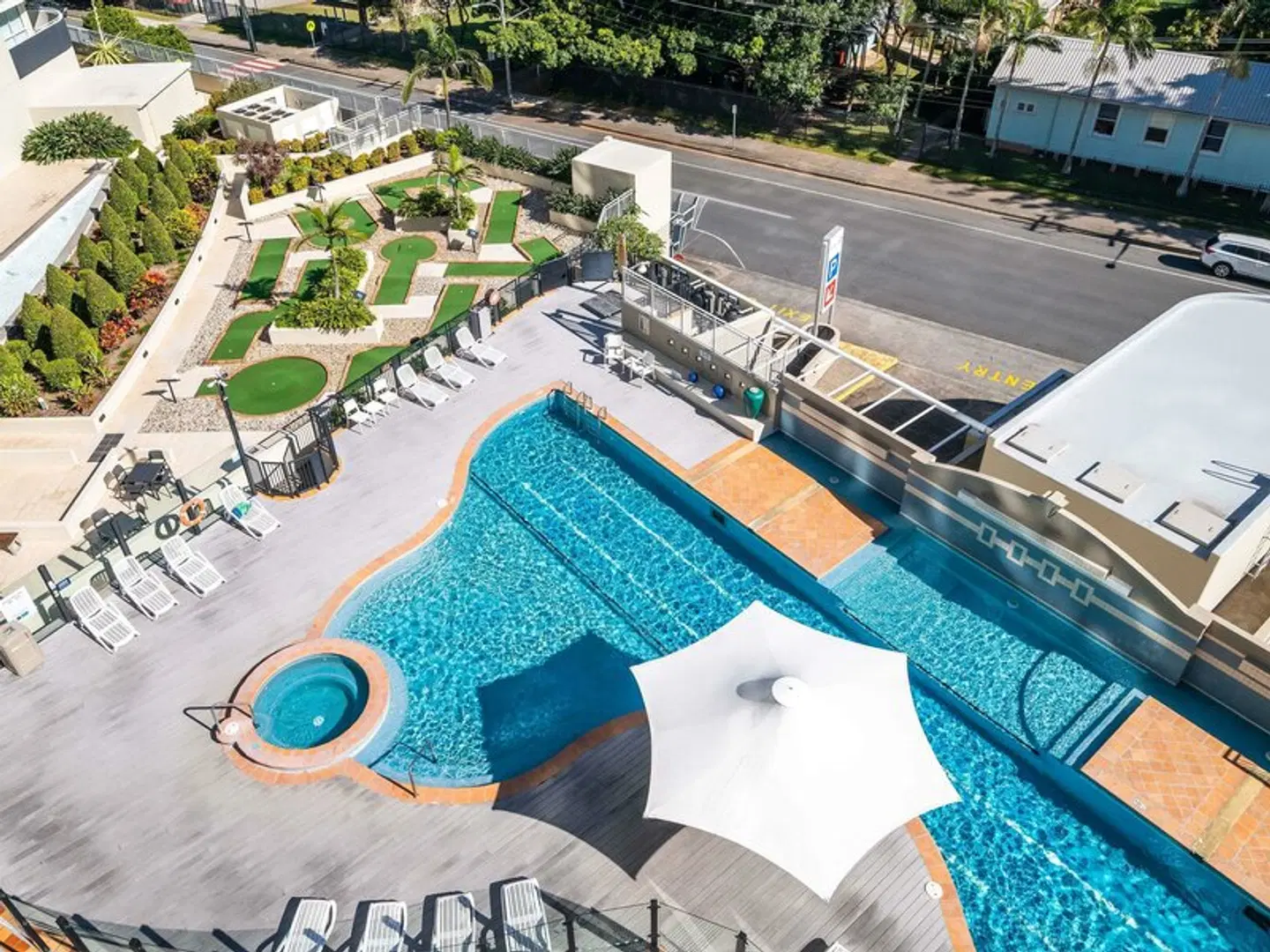 Mantra Twin Towns OUTDOOR_POOL