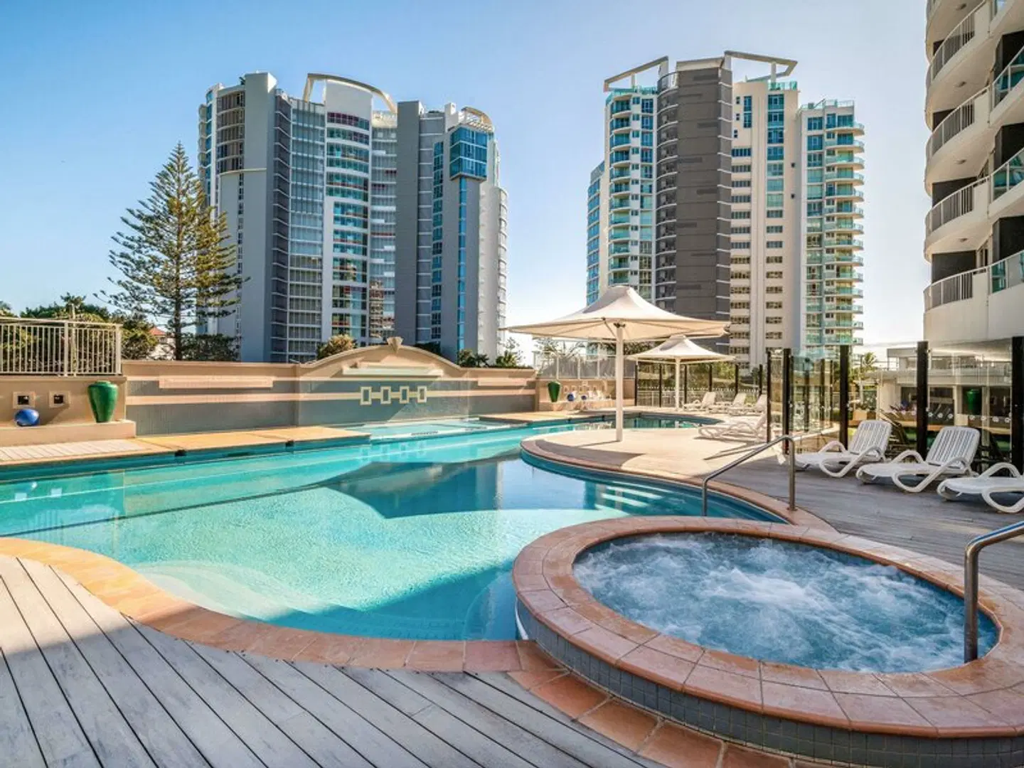 Mantra Twin Towns OUTDOOR_POOL