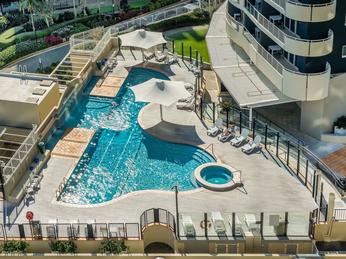 Mantra Twin Towns EXTERIOR