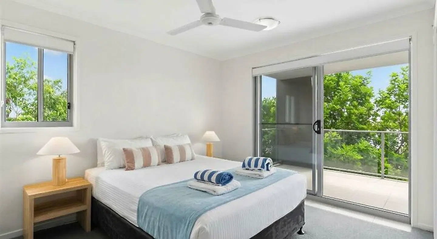 Direct Hotels - Breeze on Brightwater ROOM_EXAMPLE