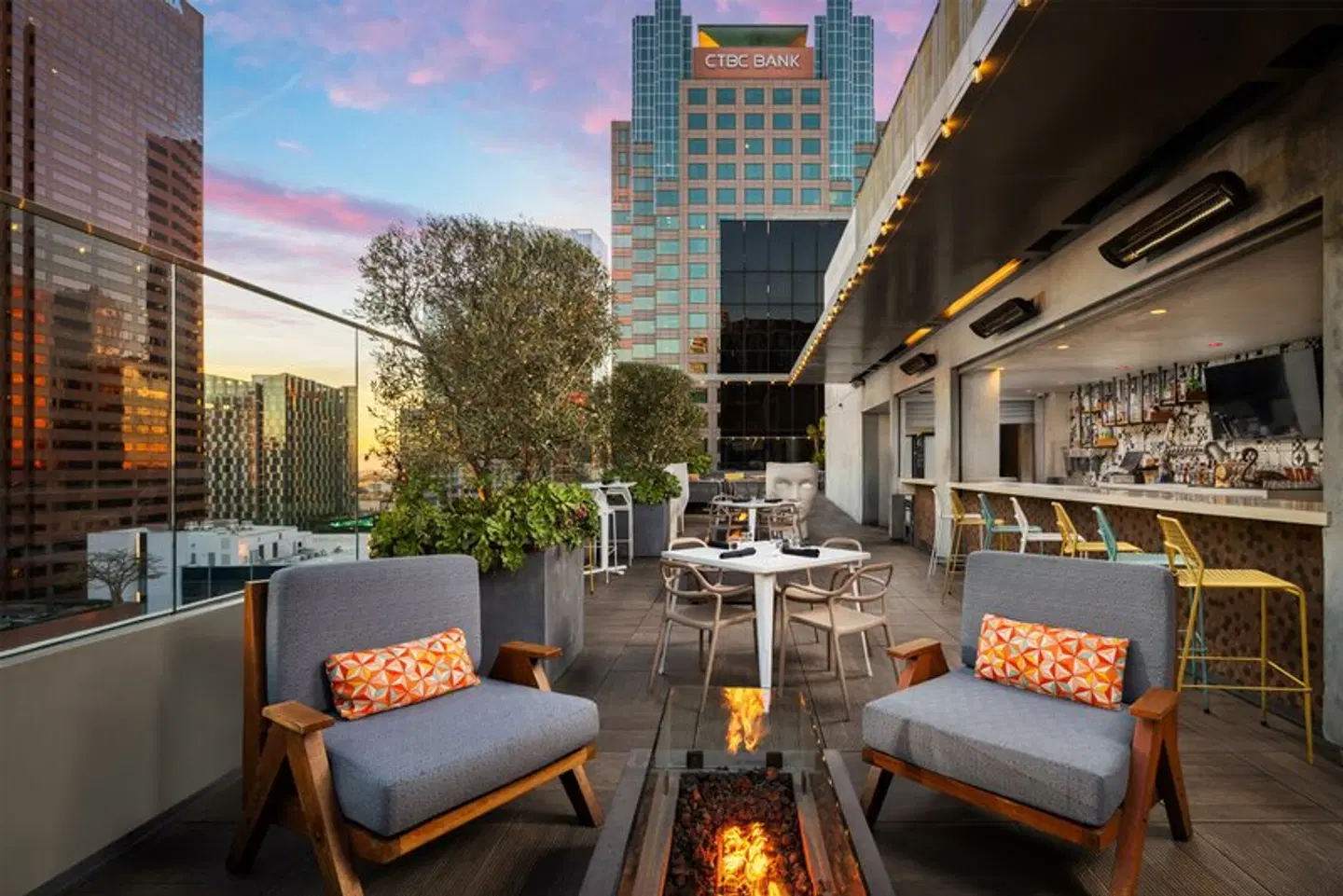 The Wayfarer Downtown LA Terrasse