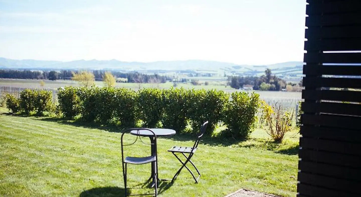 Black Estate B & B Garten
