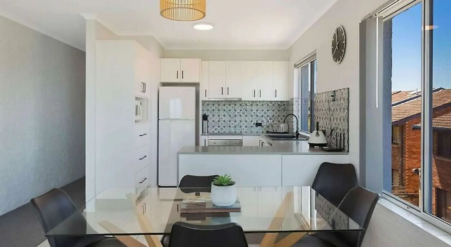 The Palms Apartments ROOM_EXAMPLE