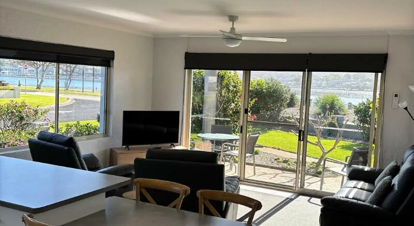 Merimbula Lake Apartments LOUNGE_LOBBY