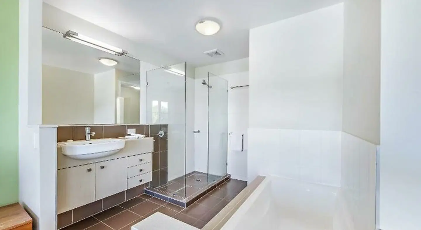 Airlie Summit Apartments ROOM_EXAMPLE
