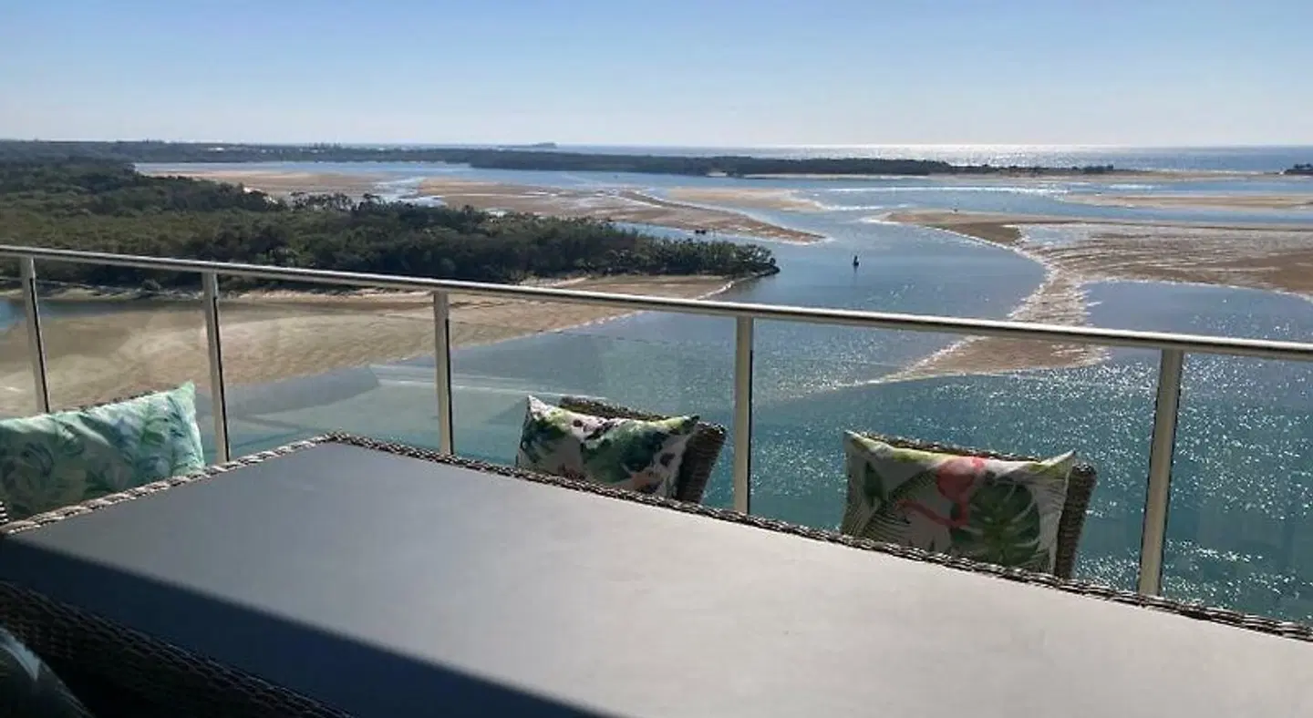 Waves Maroochy River Strand