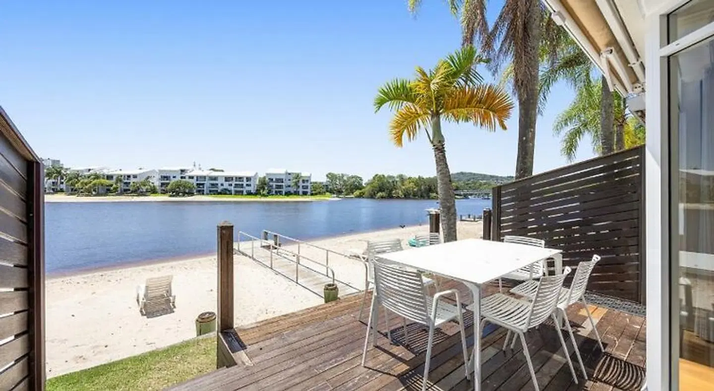 Skippers Cove Waterfront Resort Terrasse