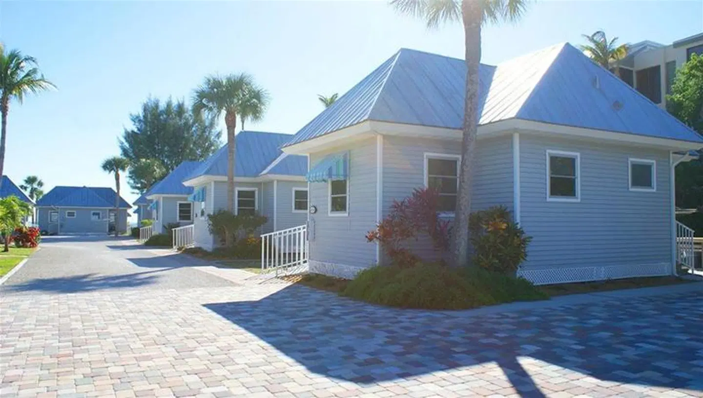 Shalimar Cottages And Motel EXTERIOR