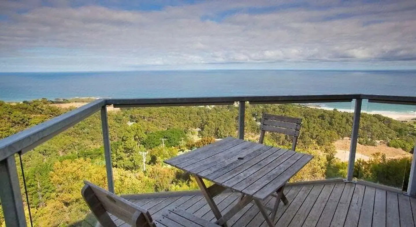 Chris's Beacon Point Restaurant & Villas Terrasse