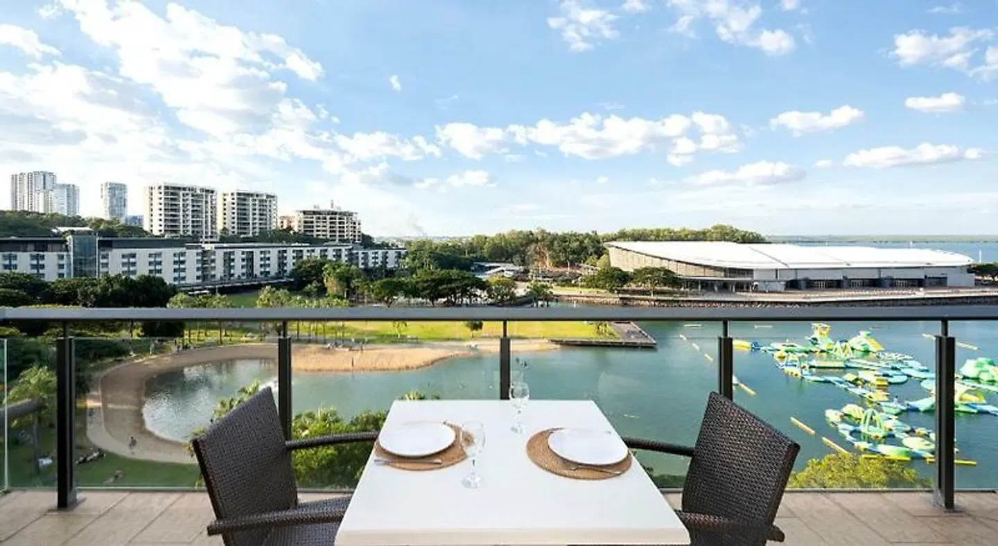 Darwin Waterfront Luxury Suites Terrasse