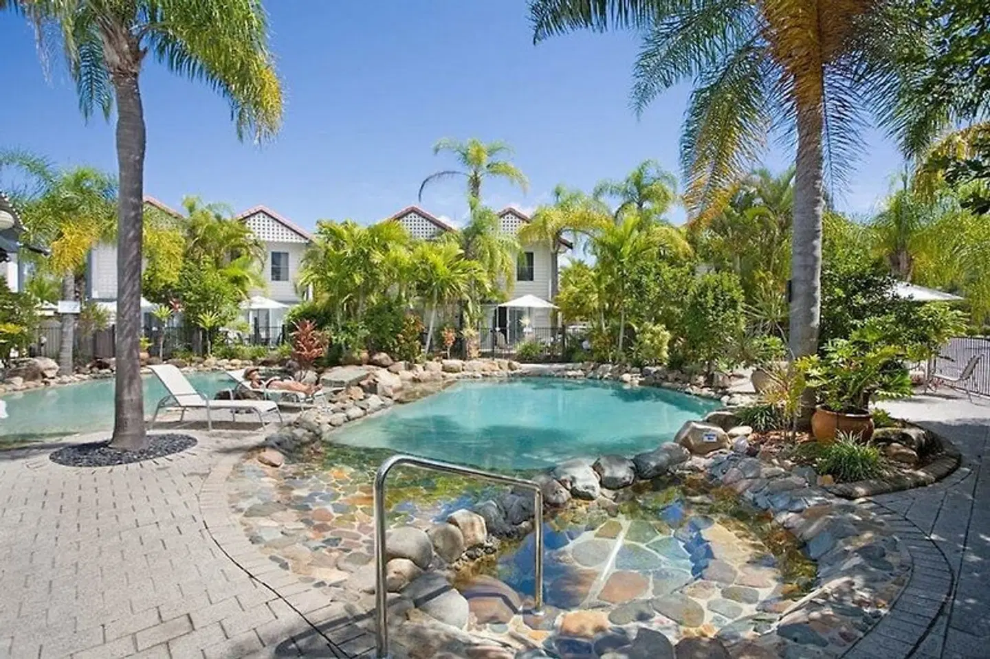 Skippers Cove Waterfront Resort OUTDOOR_POOL