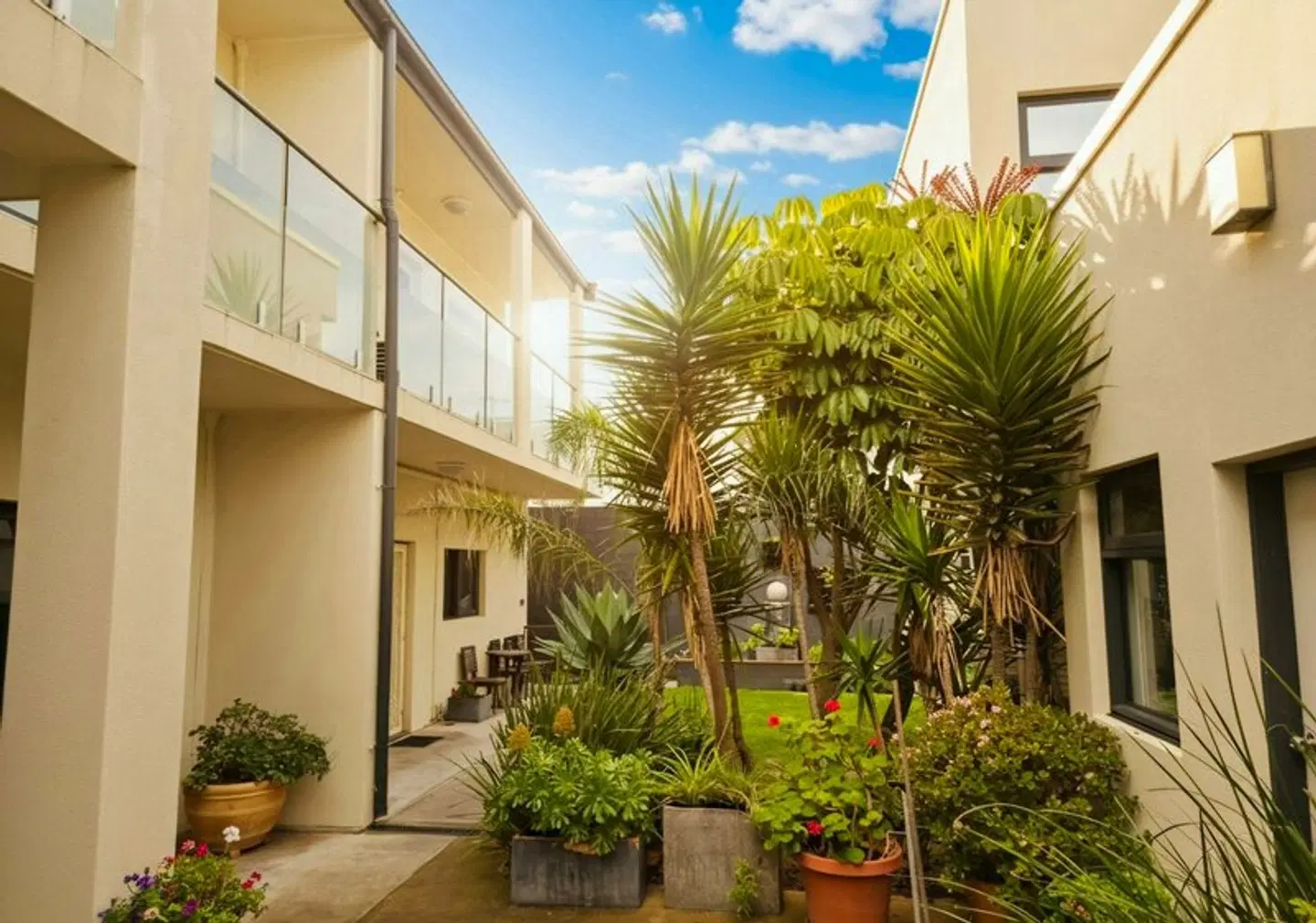 Atlantic West Beach Apartments EXTERIOR