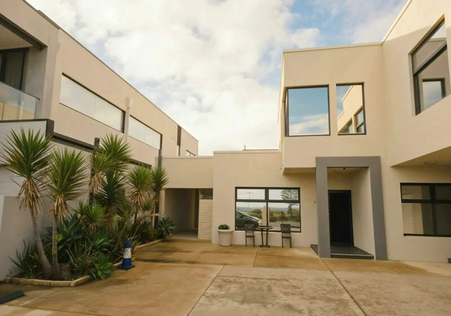 Atlantic West Beach Apartments EXTERIOR