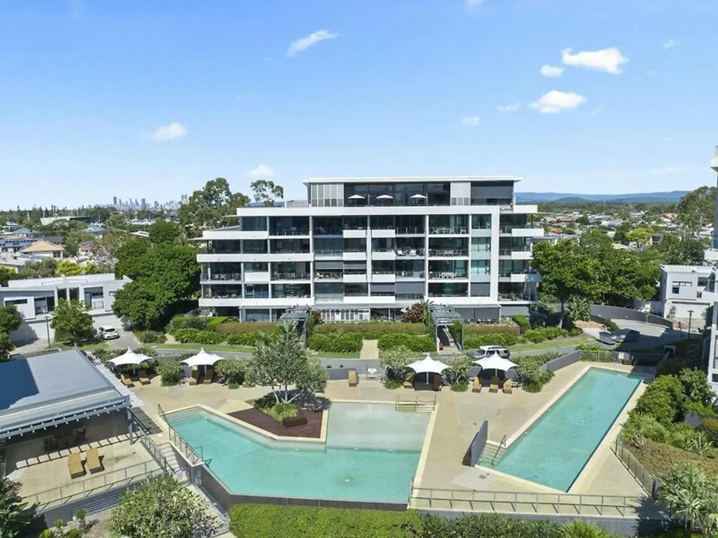 Allisee Apartments EXTERIOR