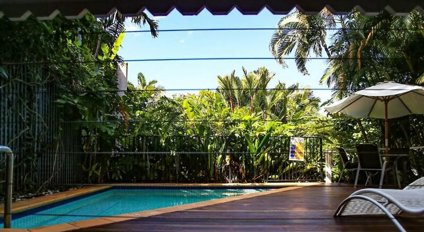 Port Douglas Cottage & Lodge OUTDOOR_POOL
