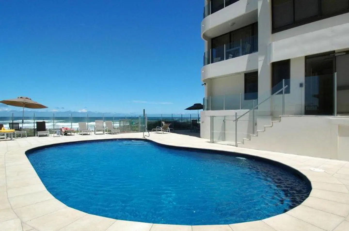 Dorchester On The Beach OUTDOOR_POOL