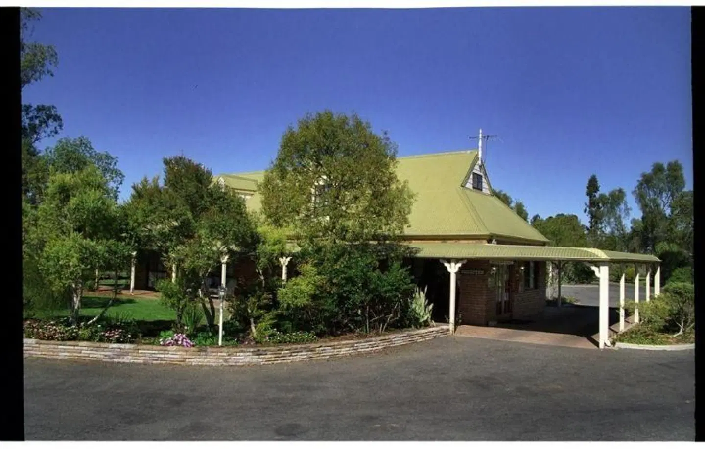 Overlander Homestead Motel EXTERIOR