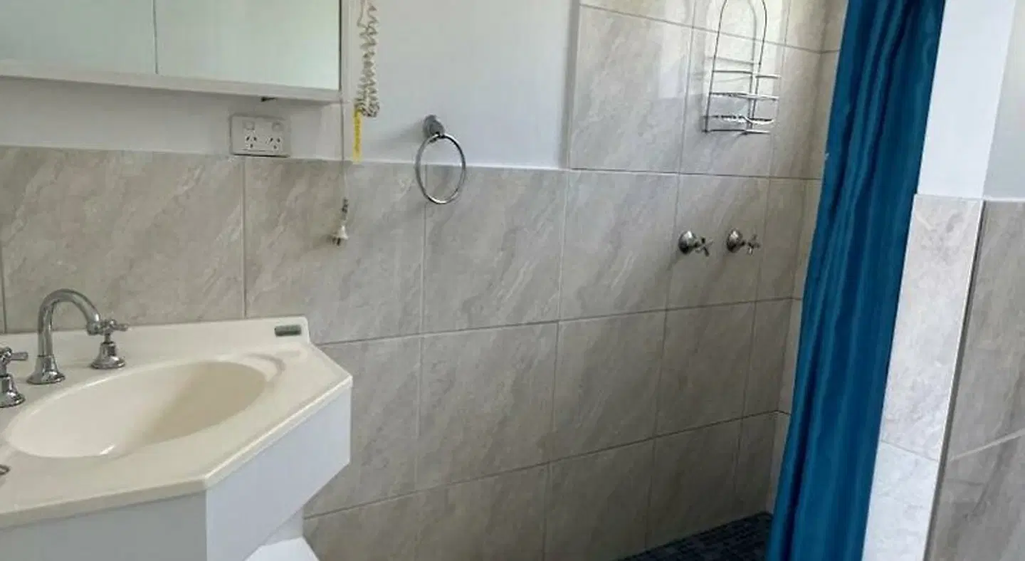 Airlie Court Units Badezimmer
