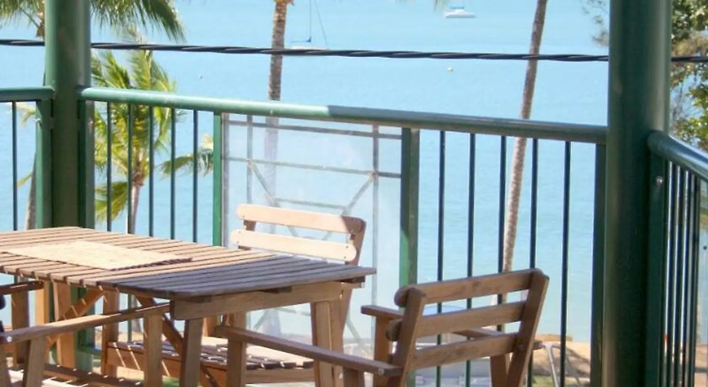 Magnetic Sunsets Resort Terrasse