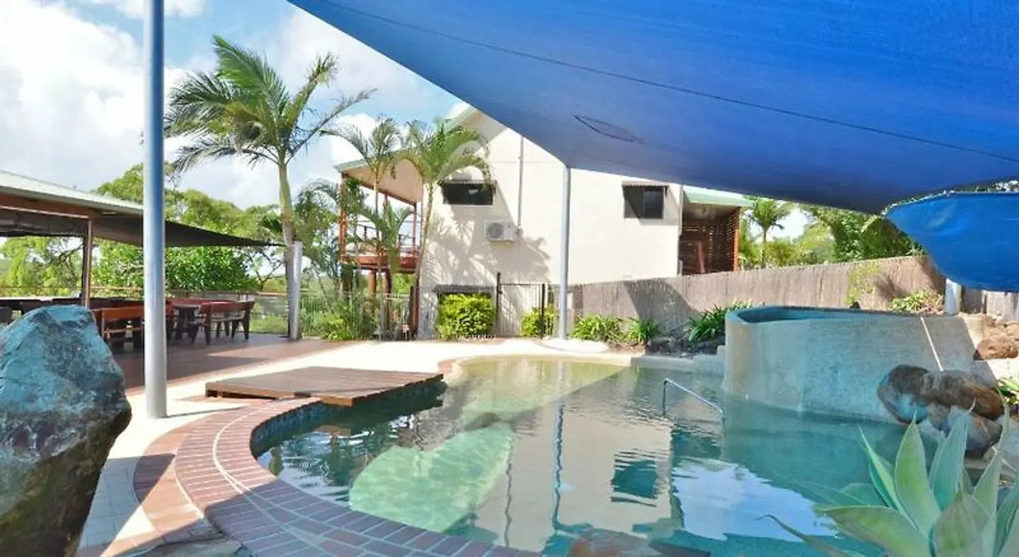 Escape 1770 OUTDOOR_POOL