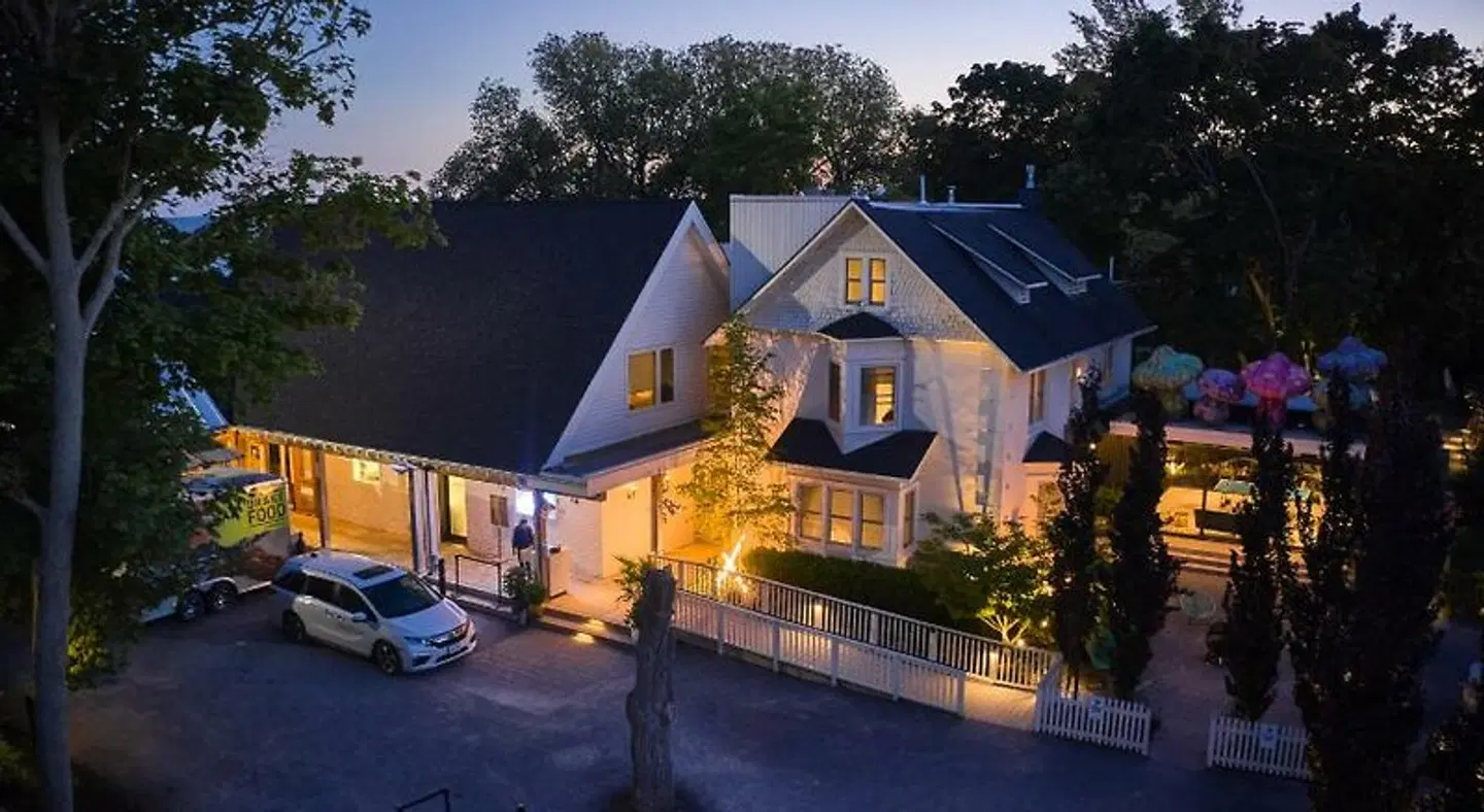 Drake Devonshire EXTERIOR