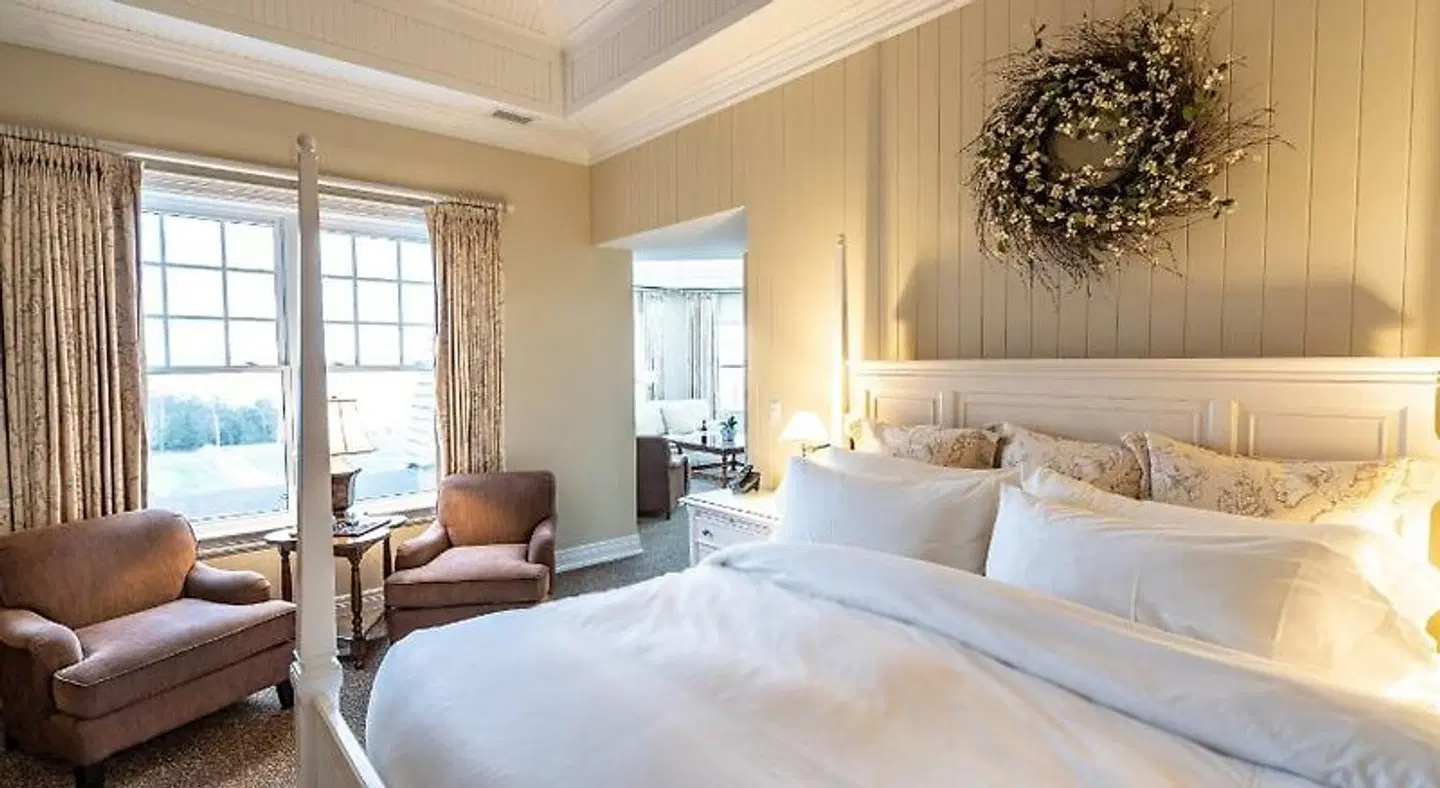 The Inn at Cobble Beach ROOM_EXAMPLE