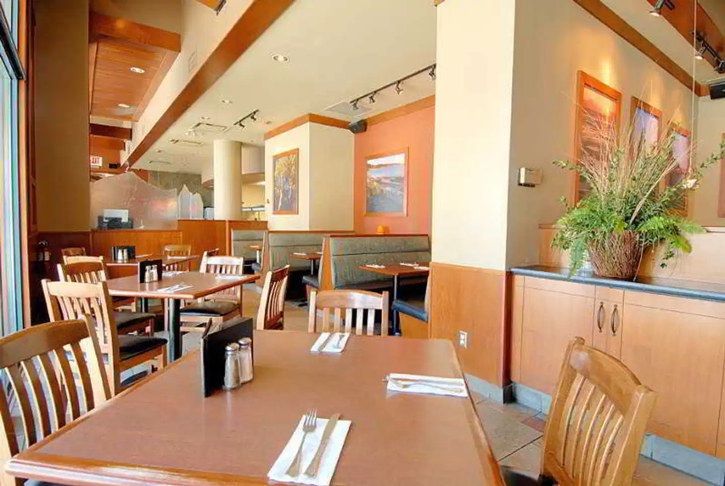 GEC GRANVILLE SUITES Restaurant