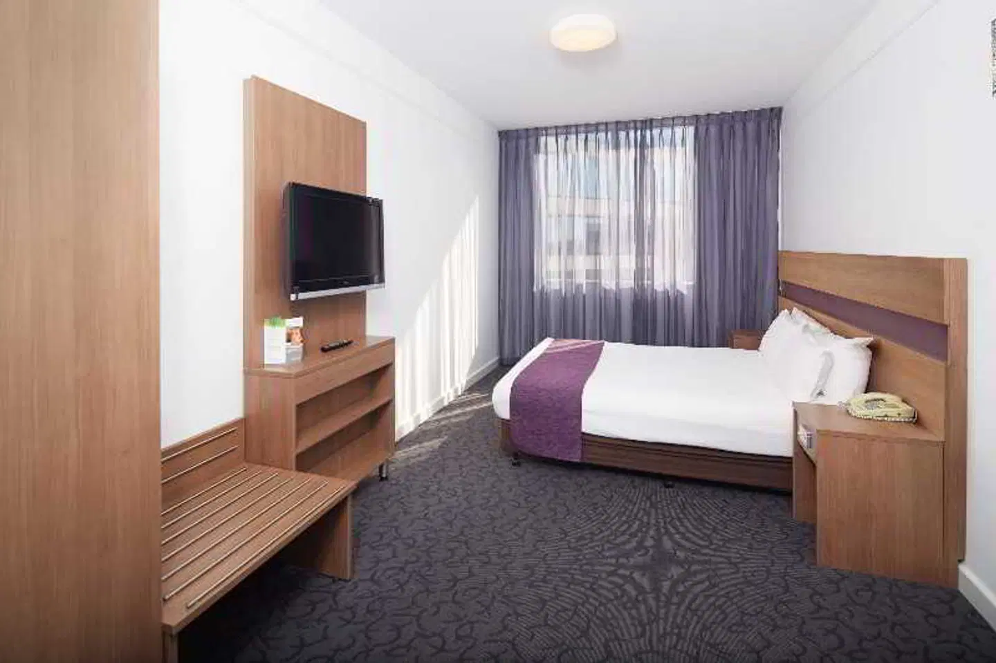 Quality Hotel Ambassador Perth ROOM_EXAMPLE