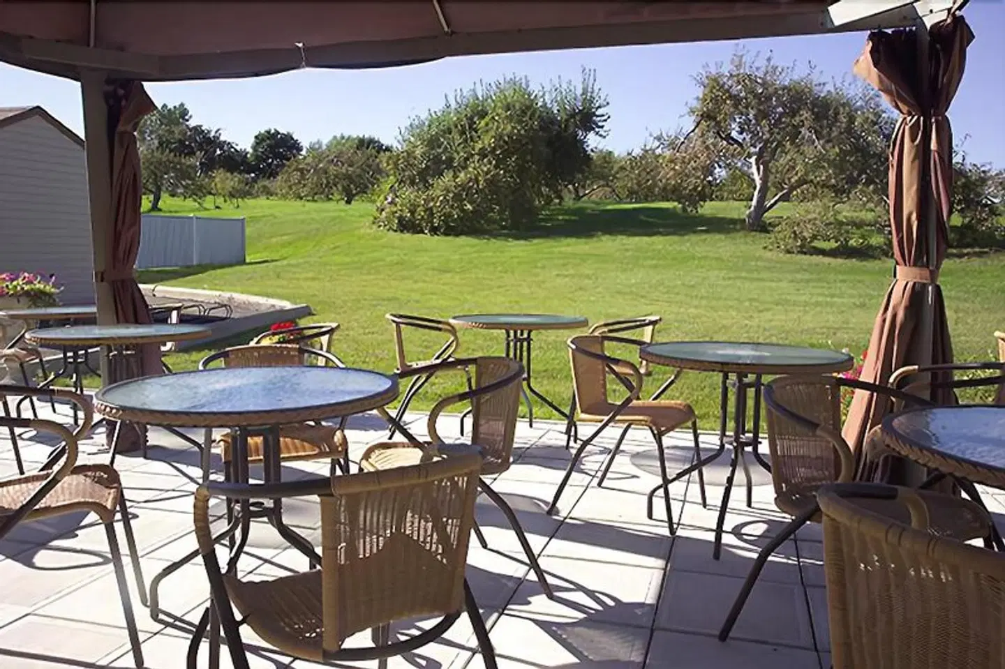 Manoir d'Youville Terrasse