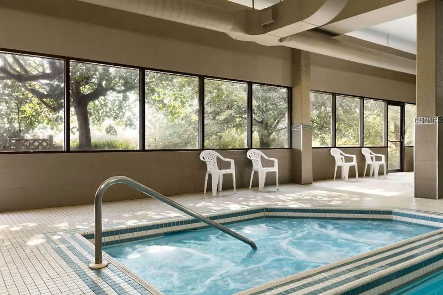 Travelodge by Wyndham Toronto East Hallenbad
