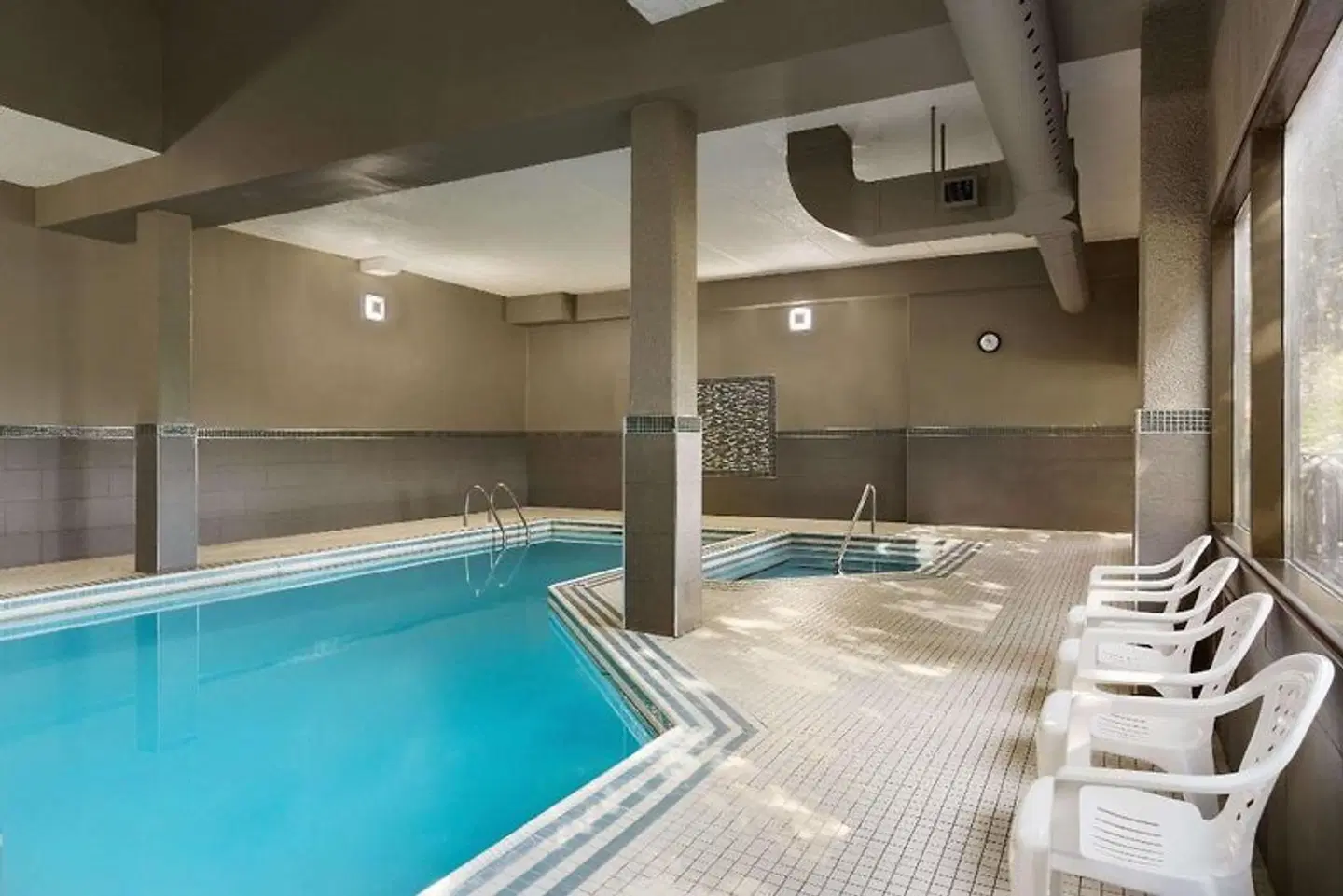 Travelodge by Wyndham Toronto East Hallenbad