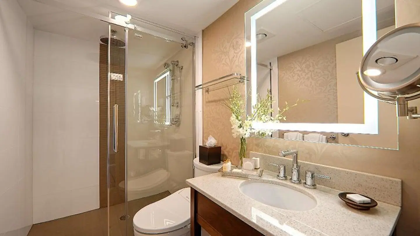 The Best Western Premier Chateau Granville Hotel & Suites Badezimmer