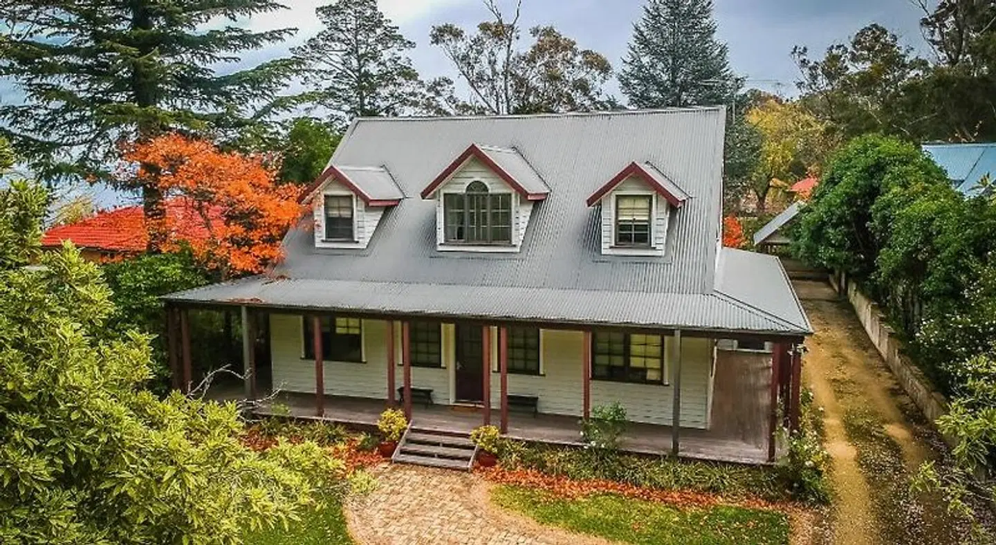 Whispering Pines Chalet and Cottages EXTERIOR