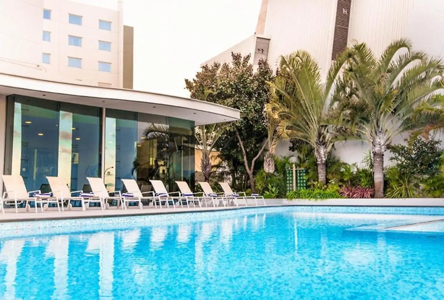 Crown Promenade Perth OUTDOOR_POOL