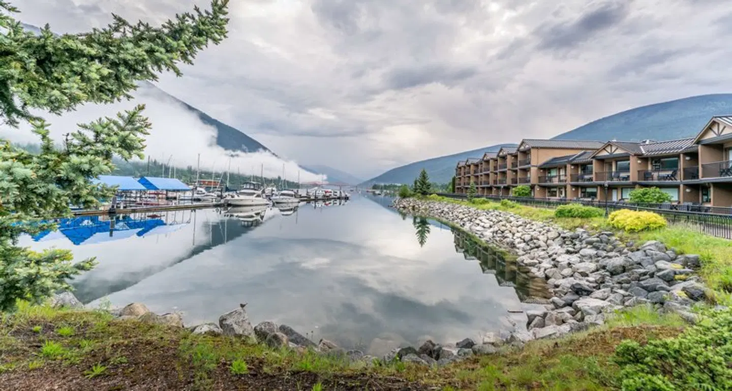 Prestige Lakeside Resort EXTERIOR