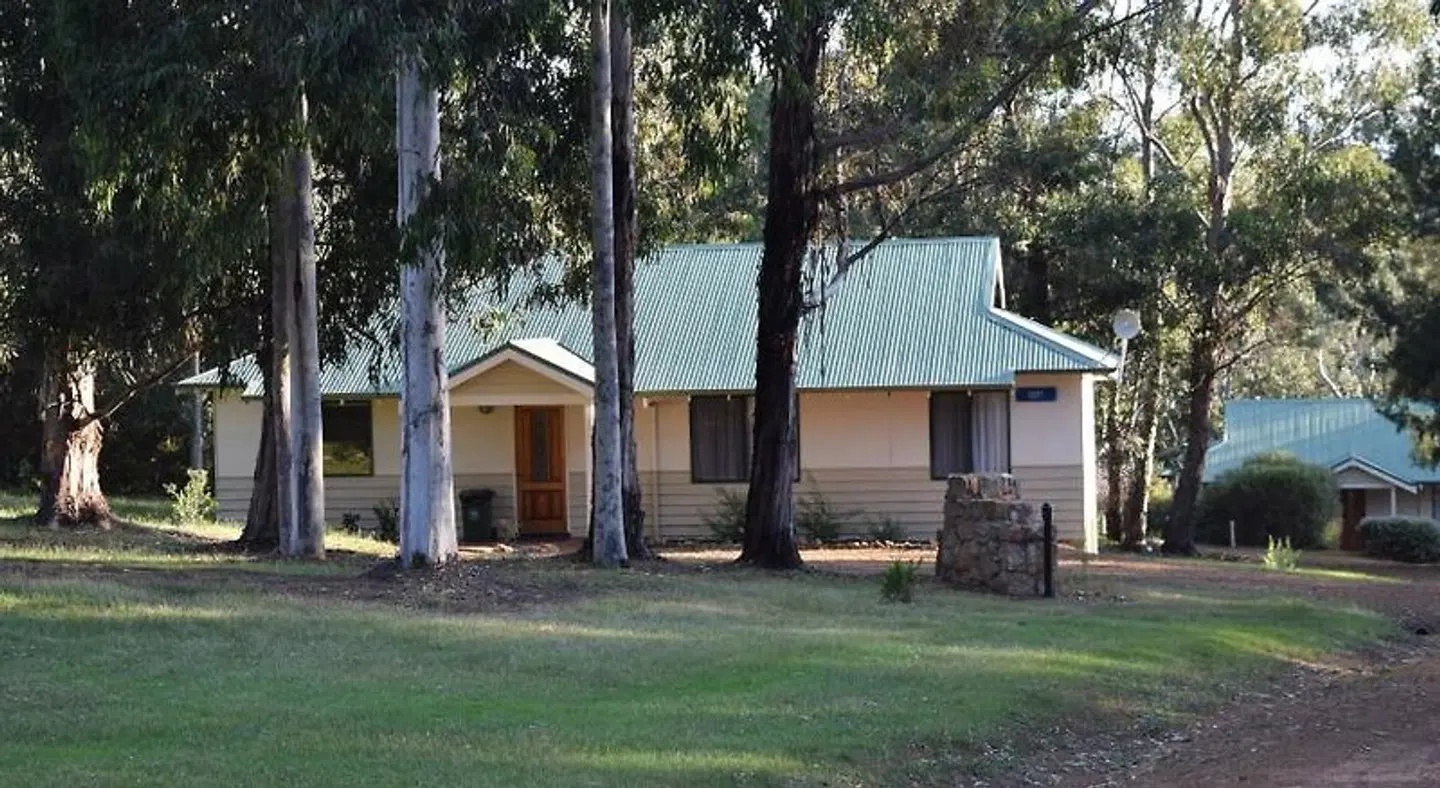 Bushy Lake Chalets EXTERIOR