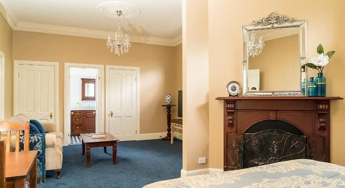 Loloma Bed and Breakfast ROOM_EXAMPLE