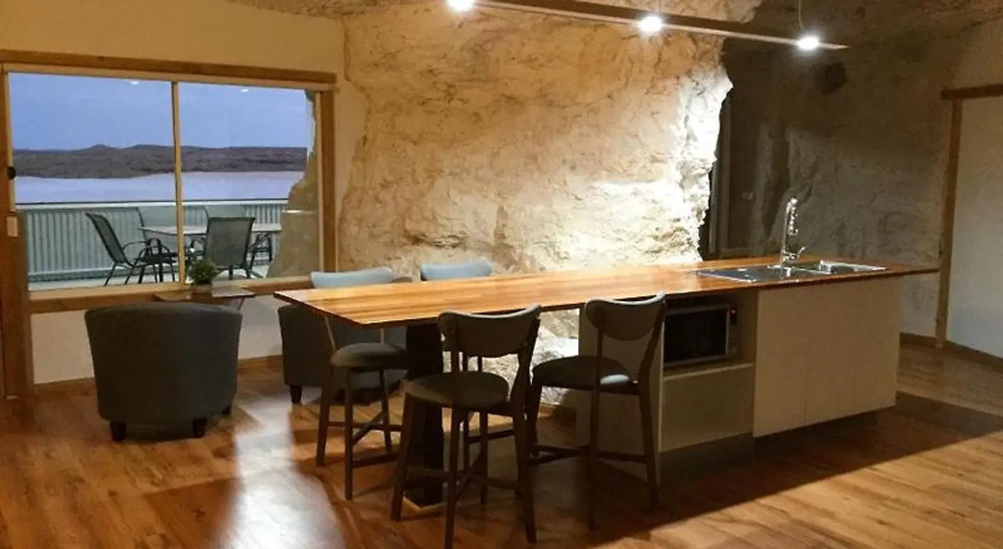Dug Out B&B Bar