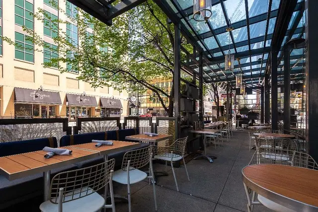 Eurostars Magnificent Mile Bar