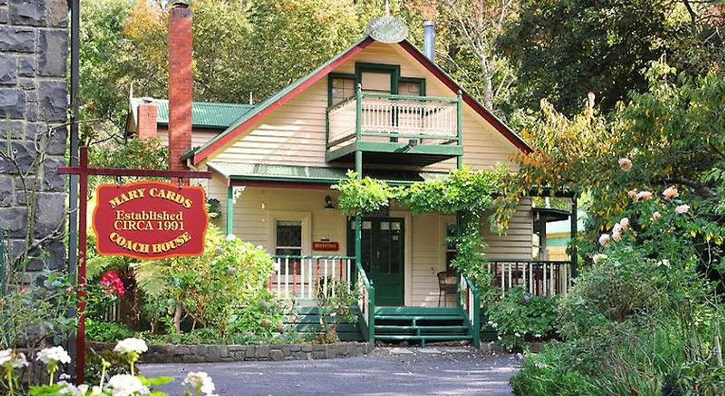 Mary Cards Coach House EXTERIOR