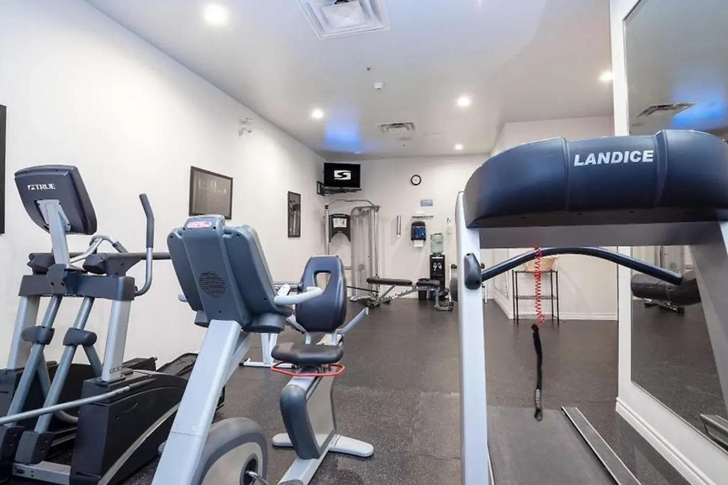 Sandman Hotel & Suites Regina SPORTS_AND_LEISURE