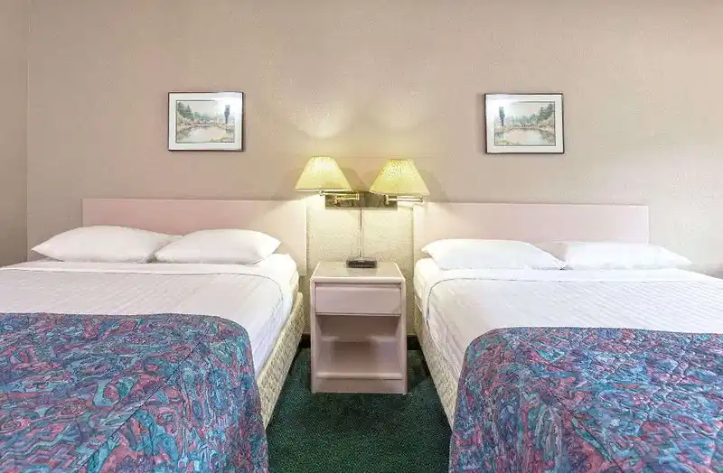 Super 8 by Wyndham Golden – Hotelfoto