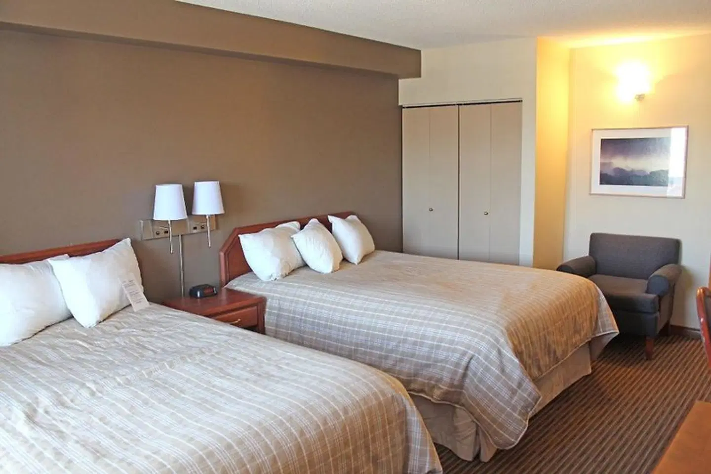 Lakeview Resort & Conference Centre Gimli ROOM_EXAMPLE