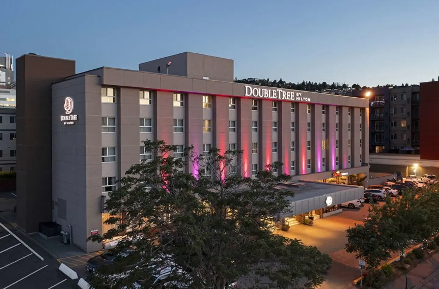 DoubleTree by Hilton Kamloops EXTERIOR