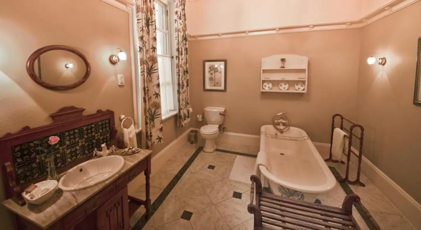 Hacklewood Hill Country House Badezimmer